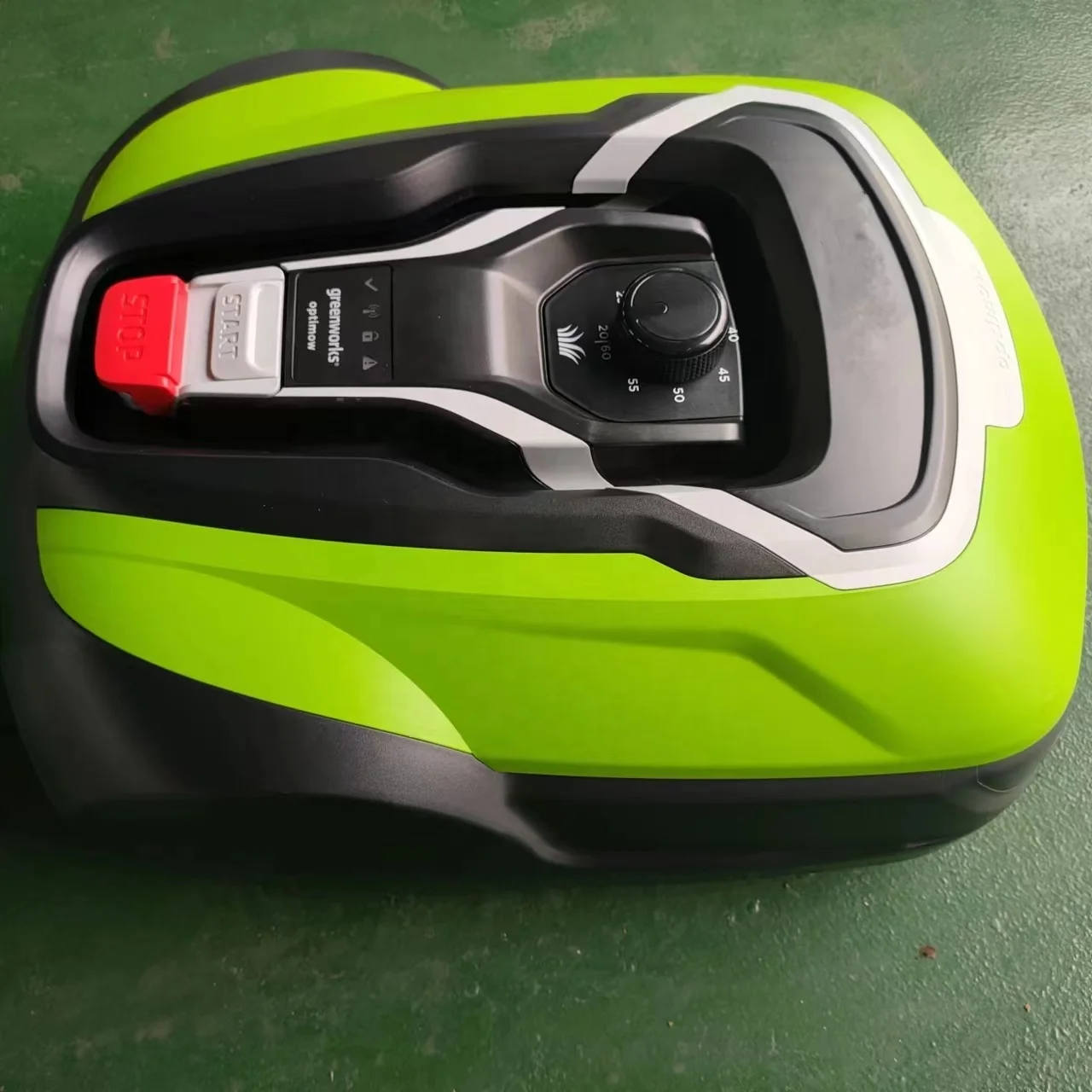 หุ่นยนต์ตัดหญ้าอัตโนมัติไร้สาย - Smart Garden Usa บทวิจารณ์และราคา